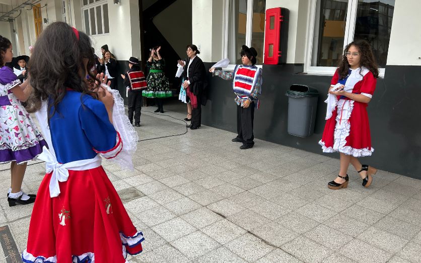 Esquinazo De Cueca En Nuestra Comunidad Colegio Manquecura Ñuñoa 5671