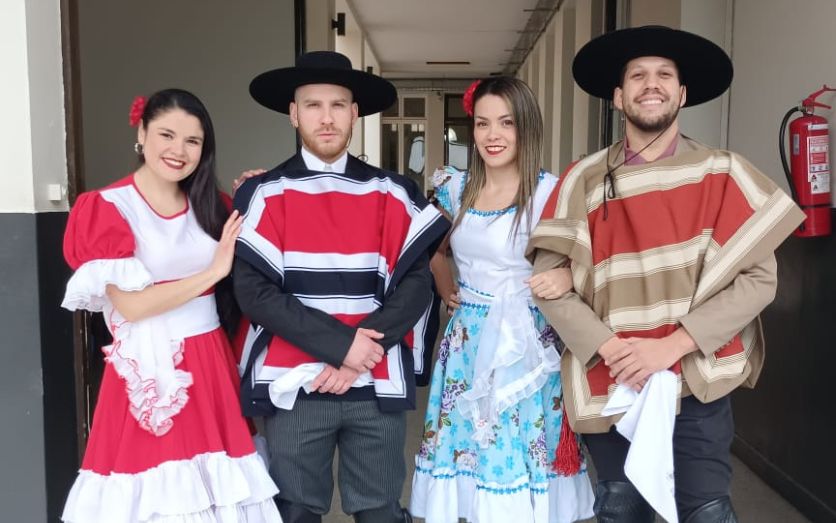 Esquinazo De Cueca En Nuestra Comunidad Colegio Manquecura Ñuñoa 8569