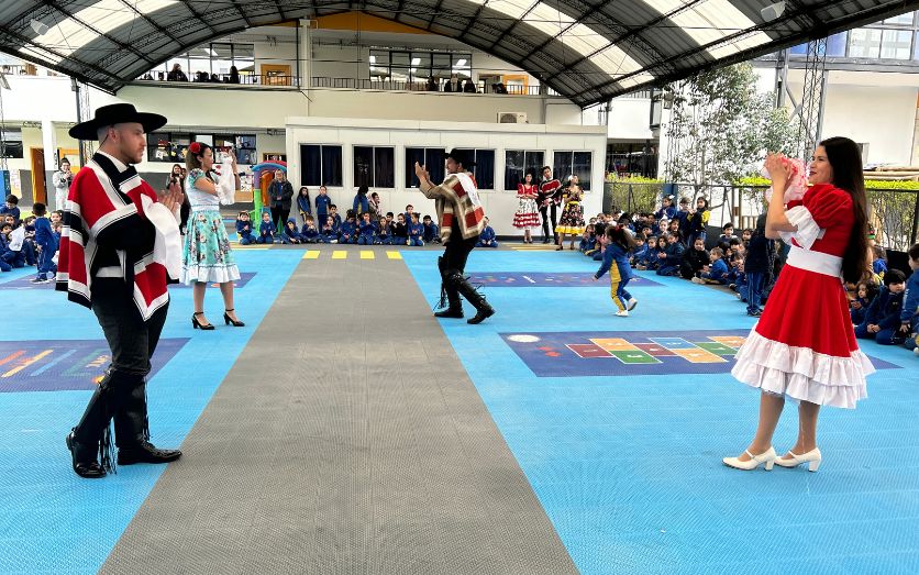 Esquinazo De Cueca En Nuestra Comunidad Colegio Manquecura Ñuñoa 5157